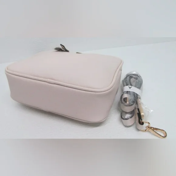 Vanessa Williams Lush Saffiano Leather Crossbody Camera Bag Off White NWT $99 - Picture 6 of 9
